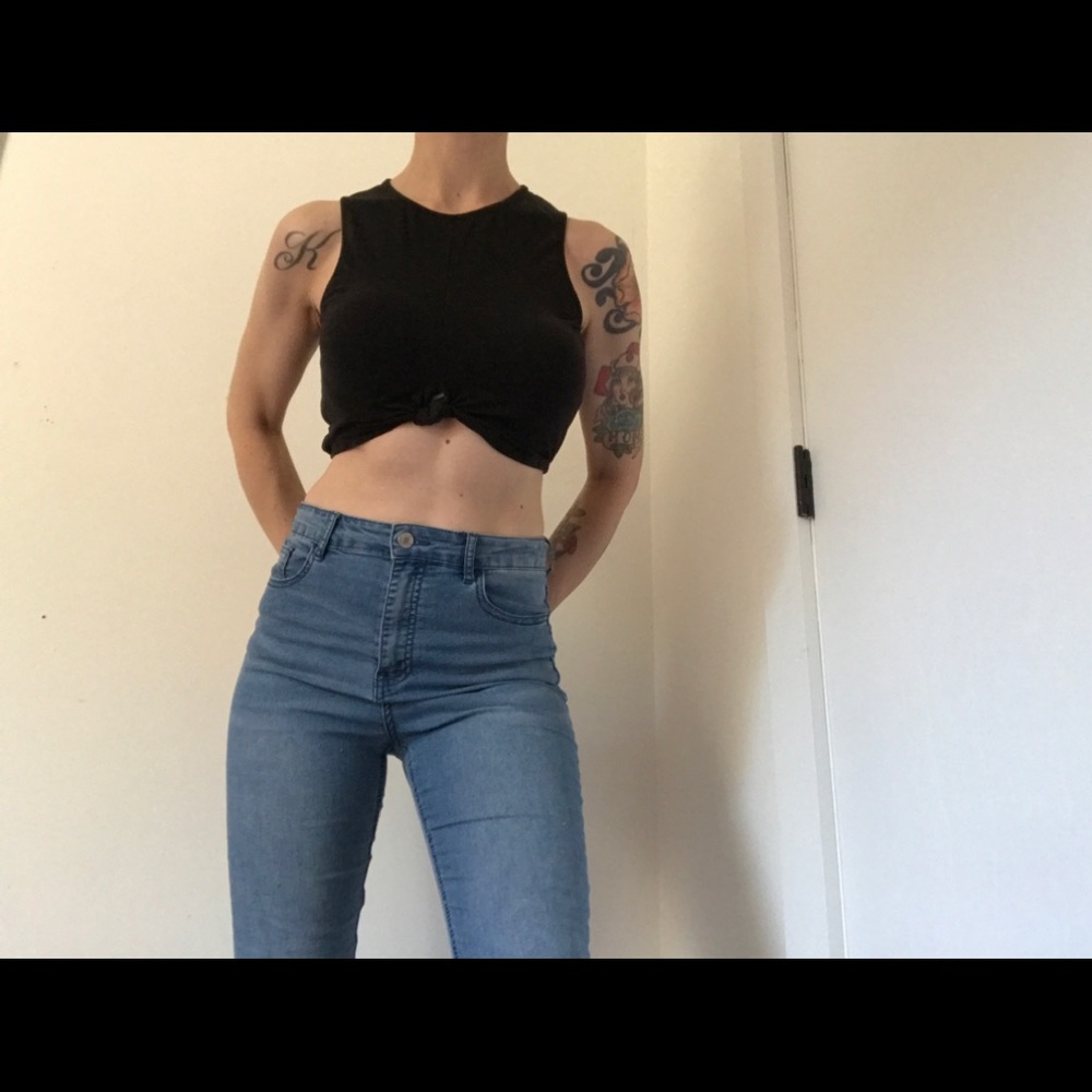 Forever 21 Black Middle Knot Crop Top